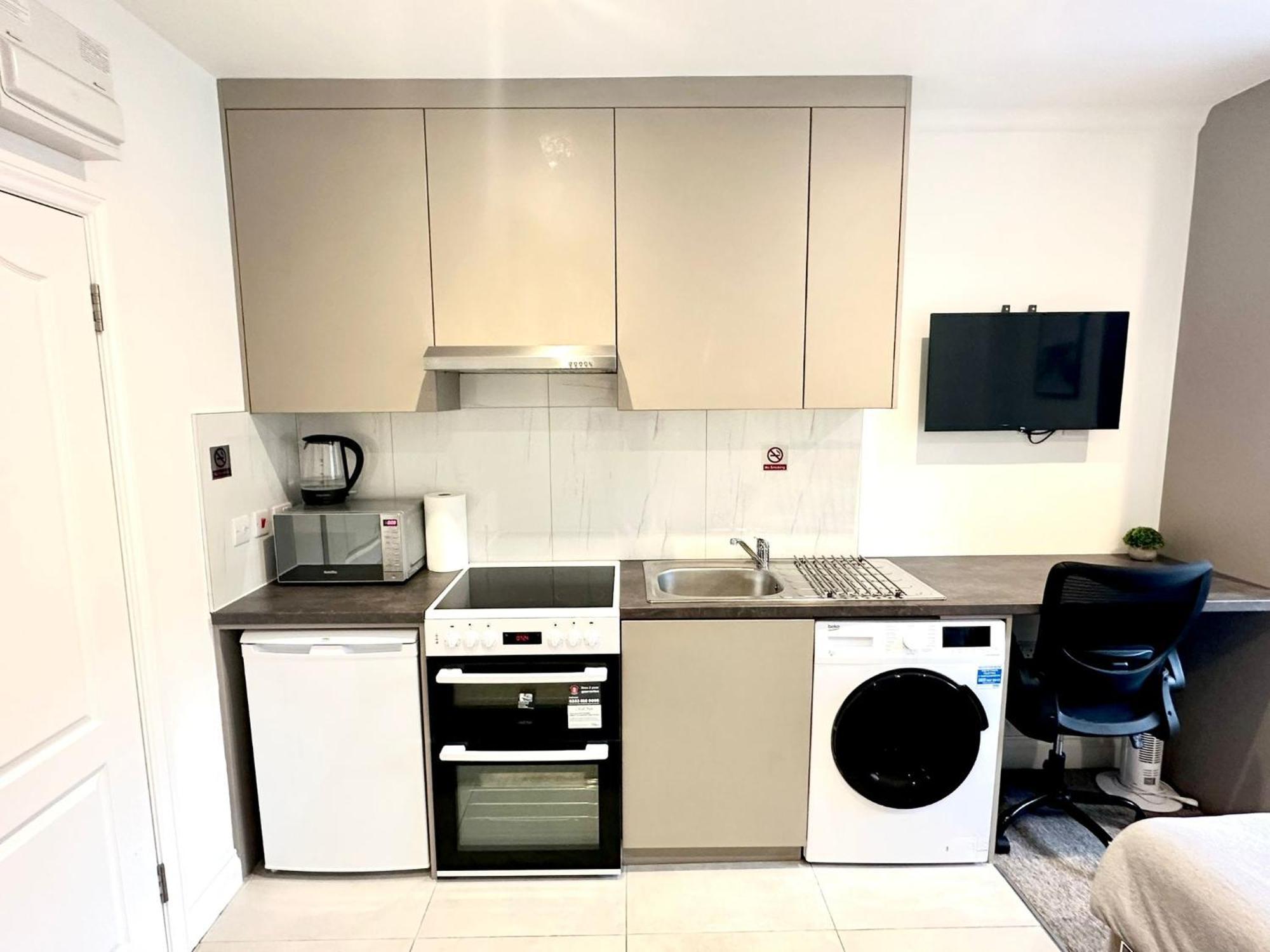 Bright Modern, Private Apartment,15 Mins To Central London เฮนดอน ภายนอก รูปภาพ