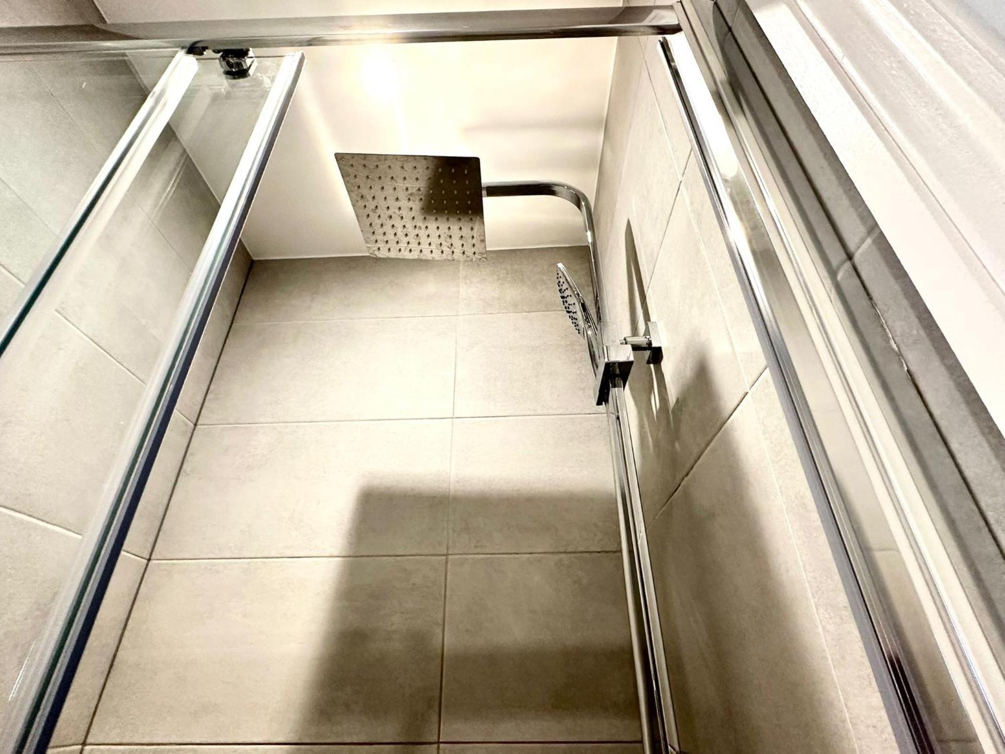 Bright Modern, Private Apartment,15 Mins To Central London เฮนดอน ภายนอก รูปภาพ